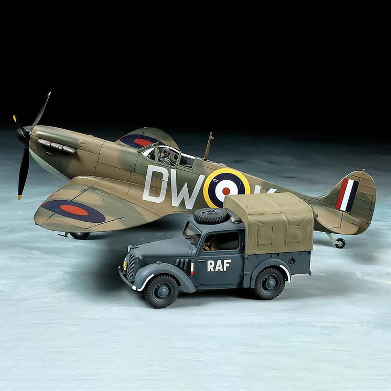 1/48 Supermarine Spitfire Mk.I & Light Utility Car 10HP Set