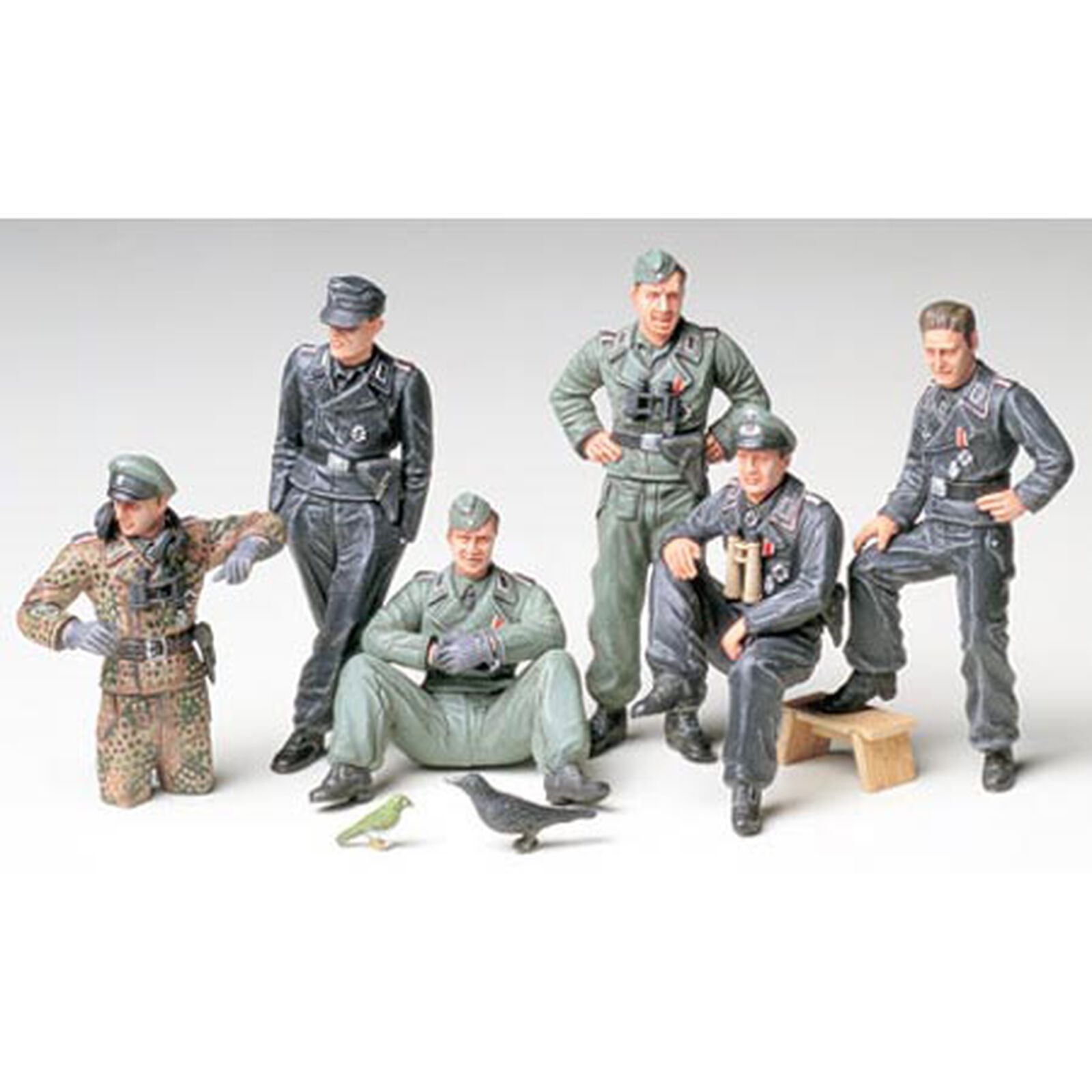 1/35 German Tank Crew At Rest