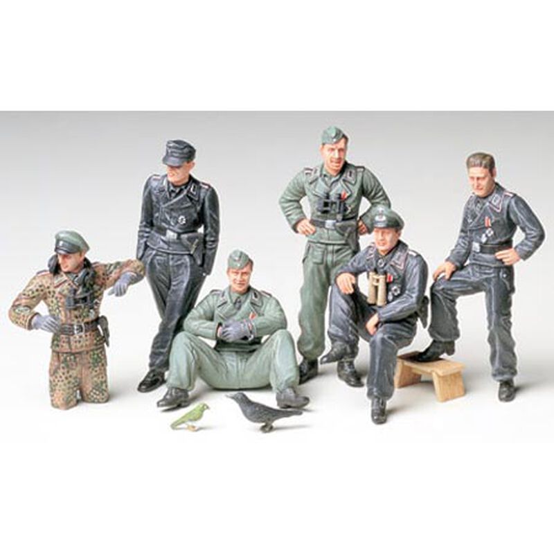 1/35 German Tank Crew At Rest