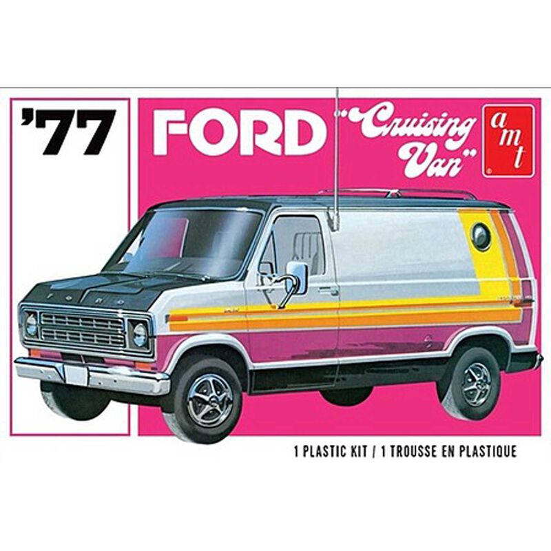 1/25 1977 Ford Cruising Van Model Kit