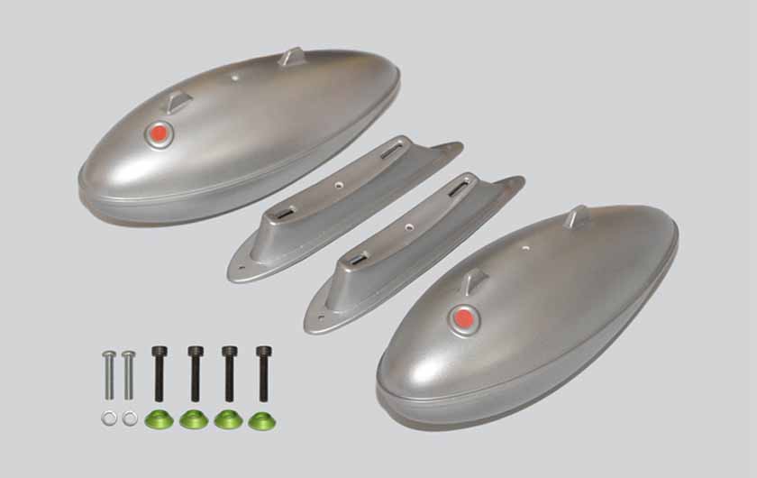 Optional wing drop tanks adds scale realism to model