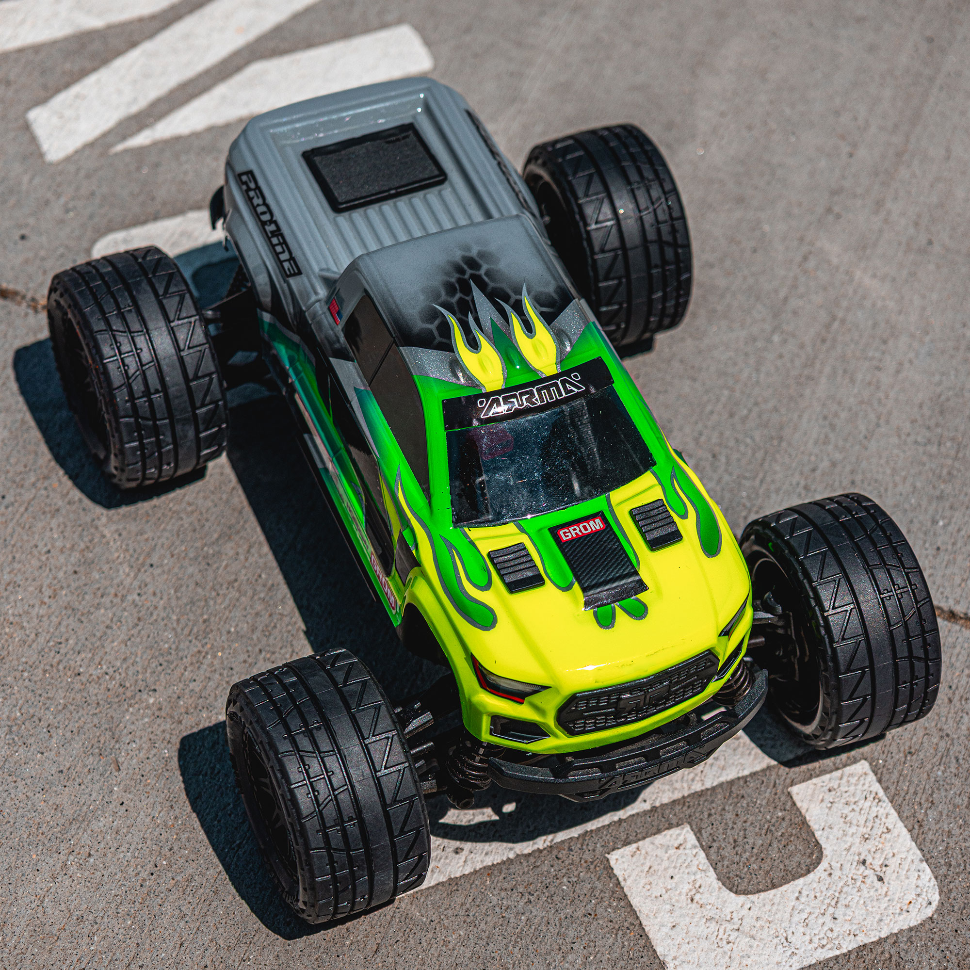 1/18 Menace F/R Street Tires MTD 12mm Black Raid (4): Granite GROM